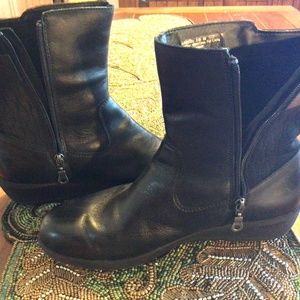 Waterproof Black Aravan ankle boots